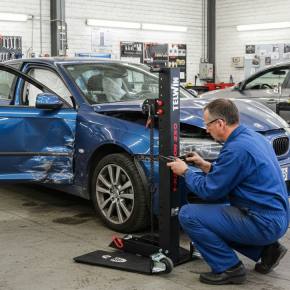 Telwin T-RACTION 250 Zugturm - Mobiles Karosserie-Zugsystem mit 250 kg Zugkraft